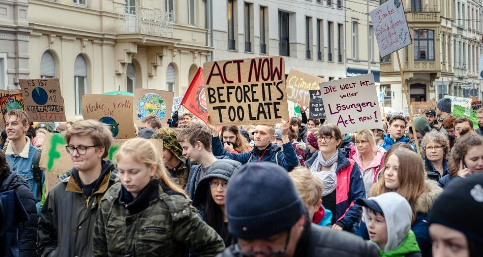 Egy tüntetés a sok közül a klímaegyezmények kapcsán, Bonn, Németország - fotó: Unsplash